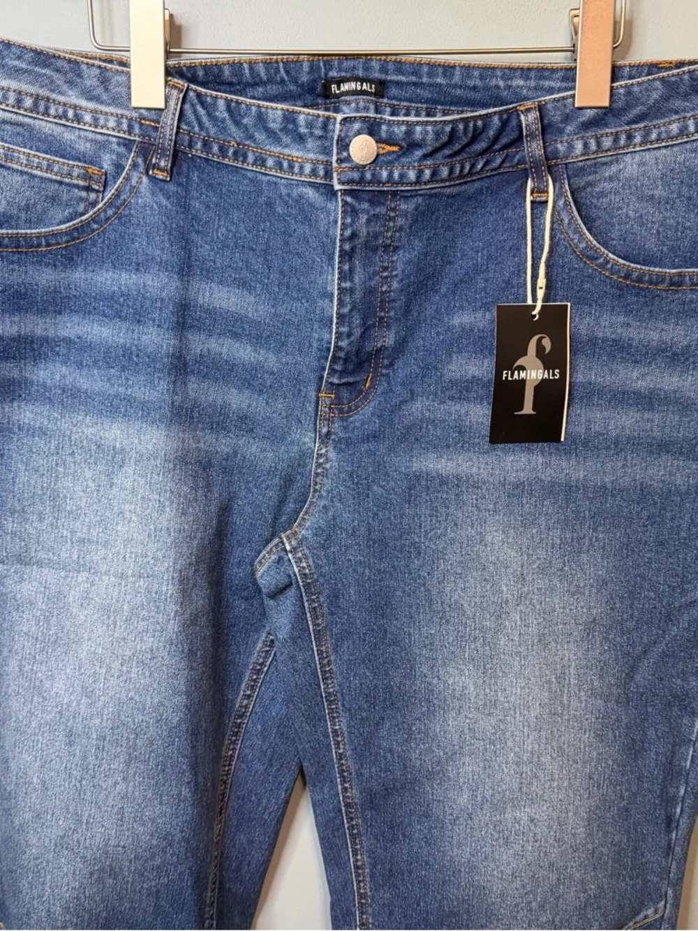 Flamingals NWT 3XL Medium Wash Cropped Stretch Jeans. 38 X 26